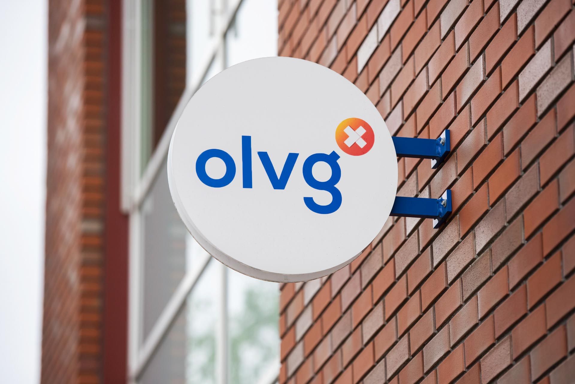 Foto van een OLVG-bordje aan de gevel